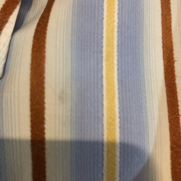 All silk, heavy weight Tommy Bahama button down - Picture 7 of 7